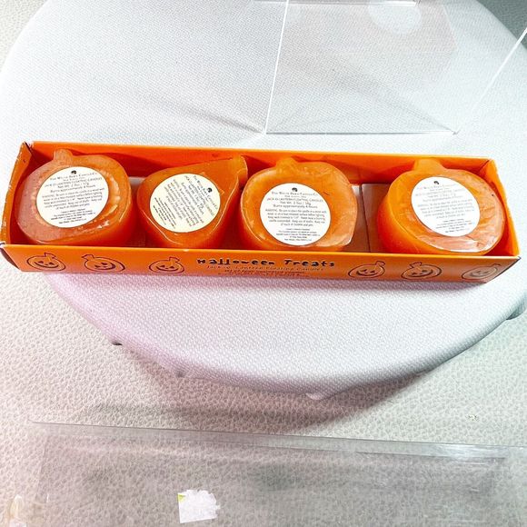 The White Barn Candle Co Halloween Treats Jack-o-Lantern Floating Candles Set - Picture 10 of 10
